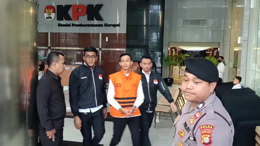 KPK Tahan Ajudan Eks Gubernur Riau Abdul Wahid