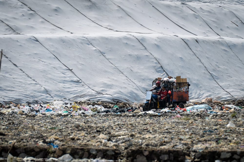 Batas waktu penyelesaian TPA open dumping