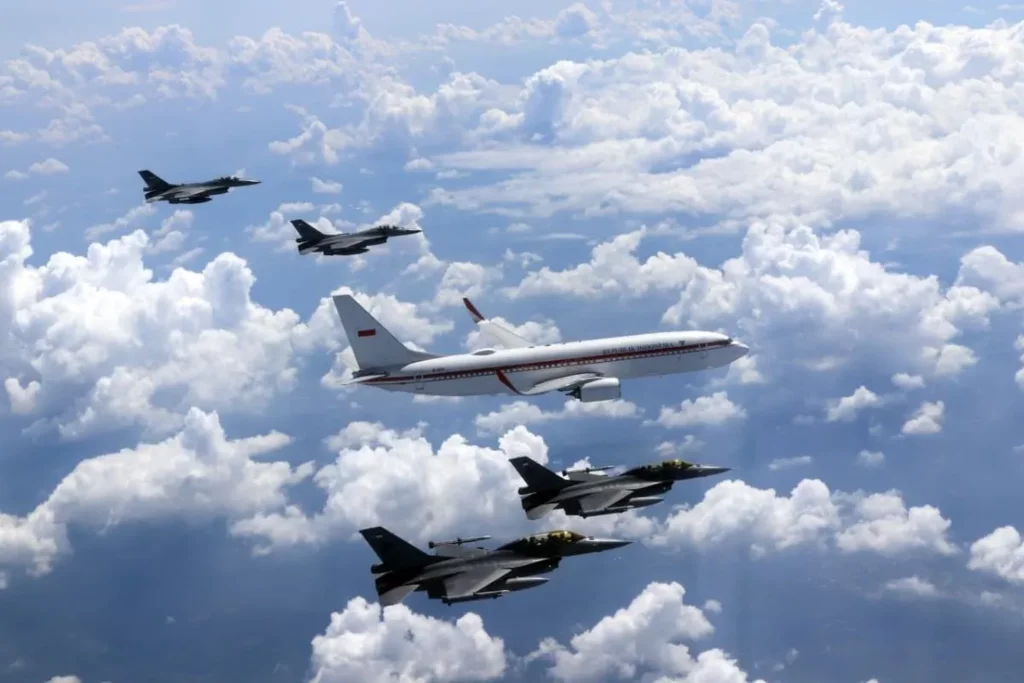 Kemlu Sebut Overflight Clearance AS di Udara RI Masih Dikaji