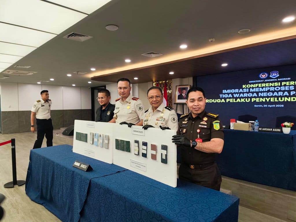 Imigrasi Proses Hukum 3 WN Pakistan Terduga Penyelundup Manusia