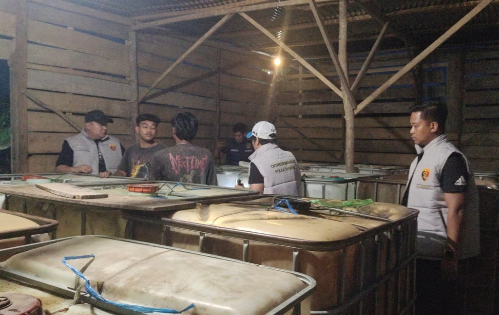 Polisi Gerebek 3 Gudang Penimbunan BBM Subsidi di Musi Rawas