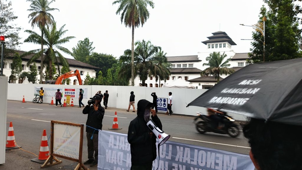 Warga Bandung Teken Petisi Tolak Penggabungan Gedung Sate-Gasibu