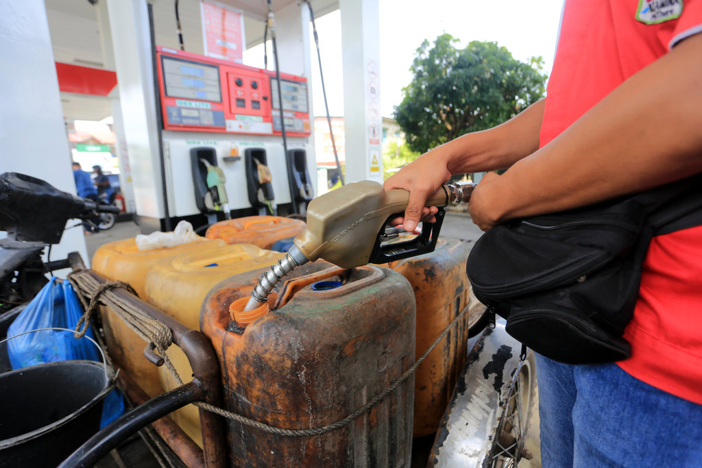 Bahlil Sebut Stok BBM Nasional Aman meski Konflik Iran Memanas