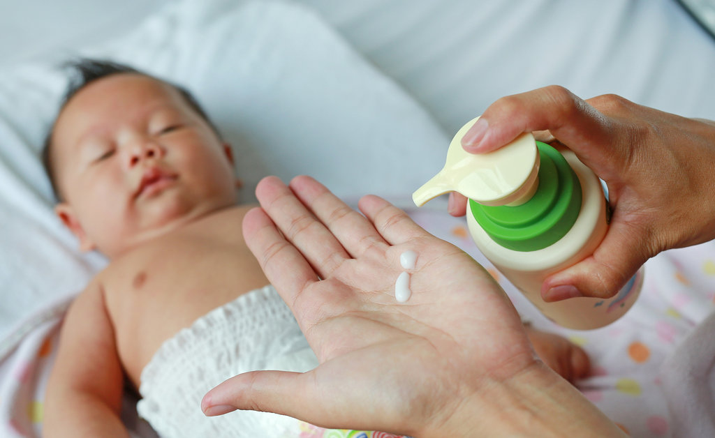 7 Rekomendasi Hair Lotion Bayi untuk Rambut Sehat Berkilau