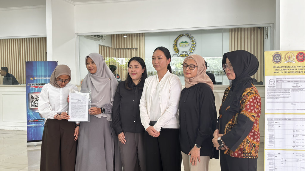Istri Terdakwa Korupsi Minyak Datangi DPR Minta Keadilan