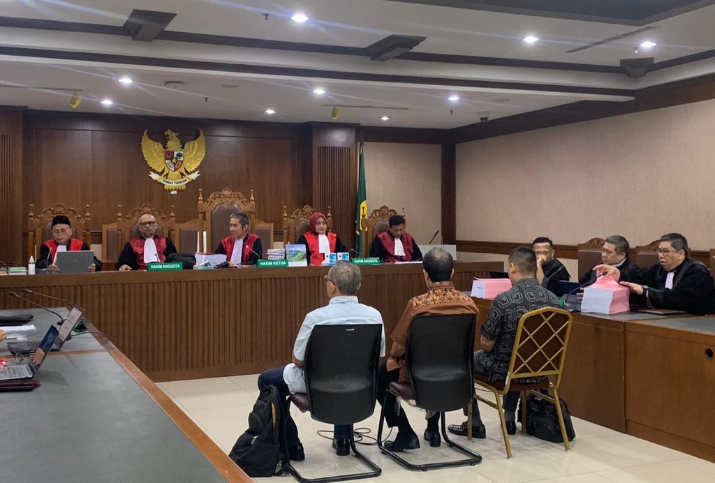 Korupsi Pertamina: Alfian Nasution dkk Dituntut 8-14 Tahun Bui