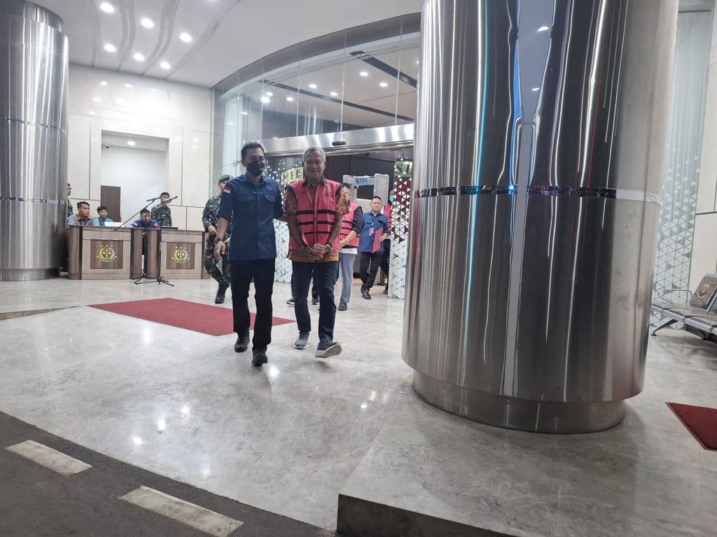 Kepala KSOP Rangga Ilung Terima Uang Bulanan dari Samin Tan