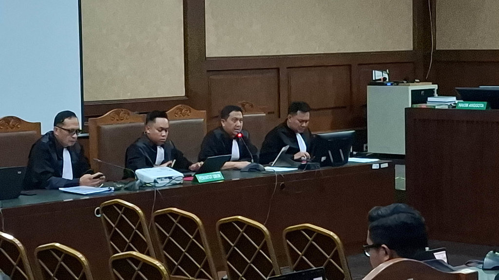 PH Minta Sidang Tetap Berjalan meski Nadiem Dirawat di RS
