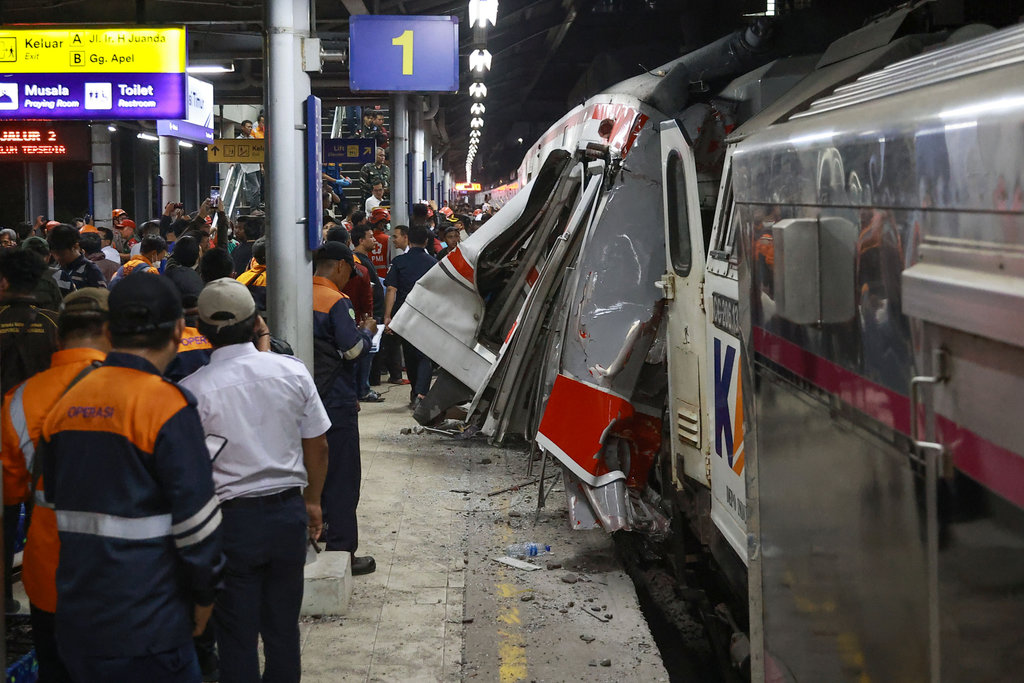 Kecelakaan KRL Bekasi: Polisi Periksa Masinis dan Petugas Besok