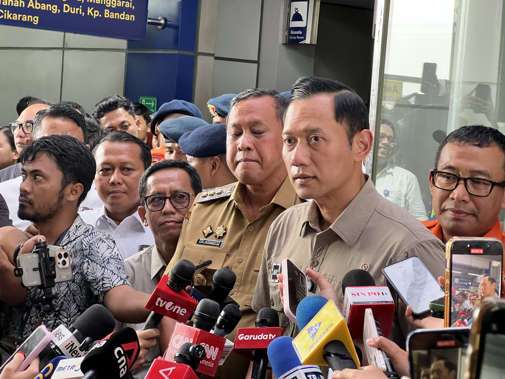 AHY: Korban Meninggal Kecelakaan Kereta di Bekasi Jadi 15 Orang