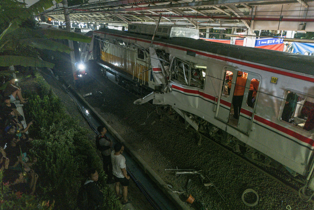 KAI Biayai Pengobatan & Pemakanan Korban Kecelakaan KA di Bekasi