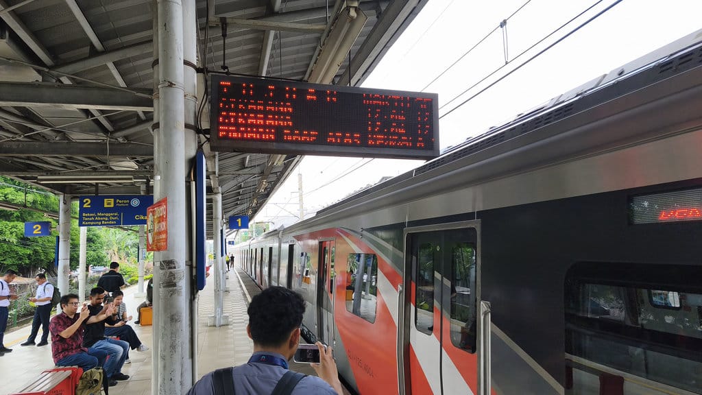 Kereta Jarak Jauh Sudah Bisa Melintas di Stasiun Bekasi Timur