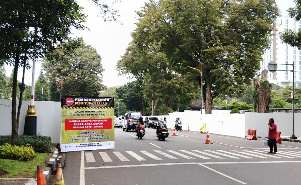 Dedi Mulyadi Sebut Plang Penutupan Jalan Diponegoro Tidak Sah