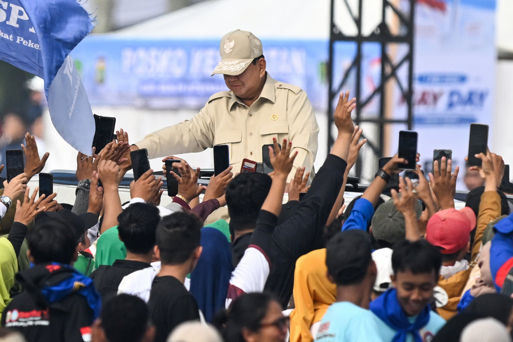 Di Depan Buruh, Prabowo Janji Lawan PHK & Sikat Elite Korup