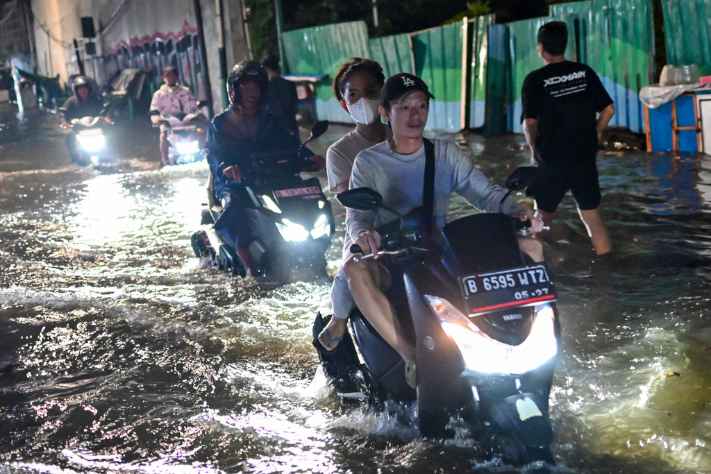Info Banjir Jakarta Pagi Ini: 115 RT & 4 Jalan Masih Terendam