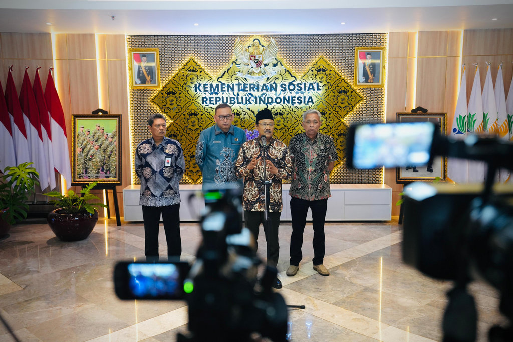 Dalami Isu Pengadaan Sepatu Sekolah Rakyat, Kemensos Bentuk Tim