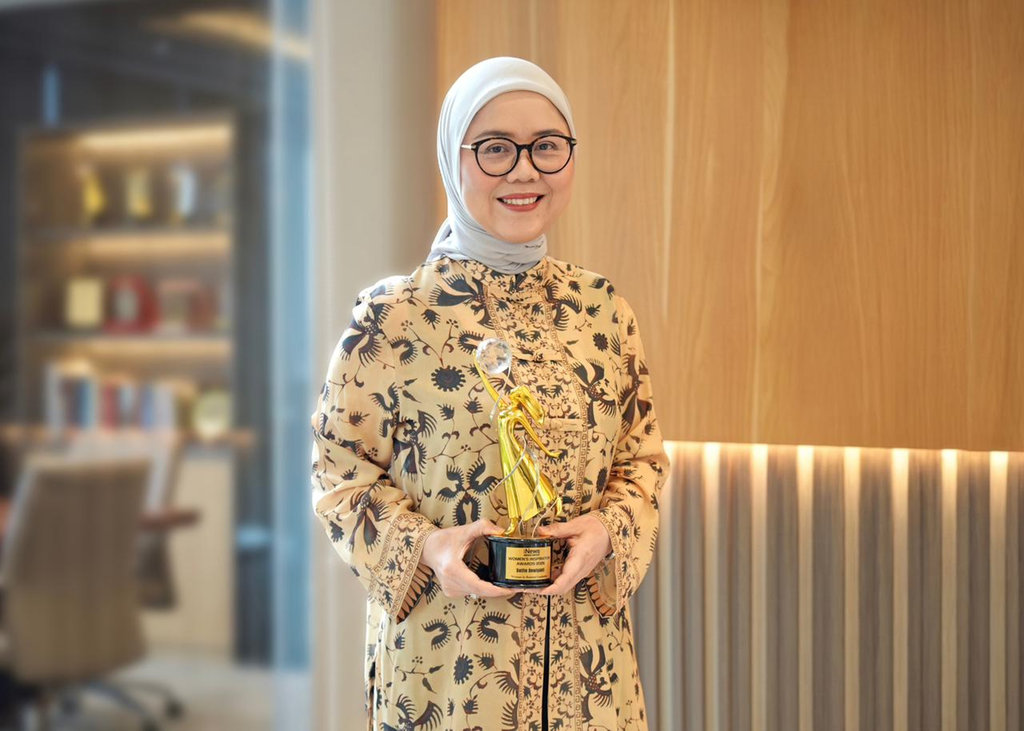 Direktur Pegadaian Raih Women in Business Leadership 2026