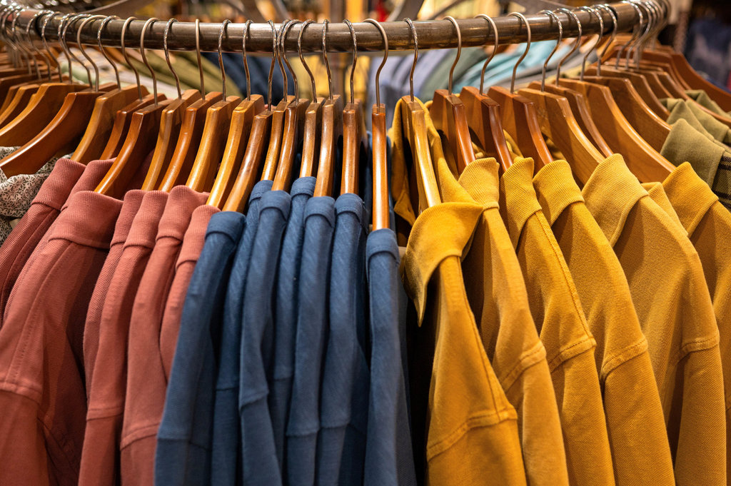 10 Warna Jilbab yang Cocok untuk Baju Mustard