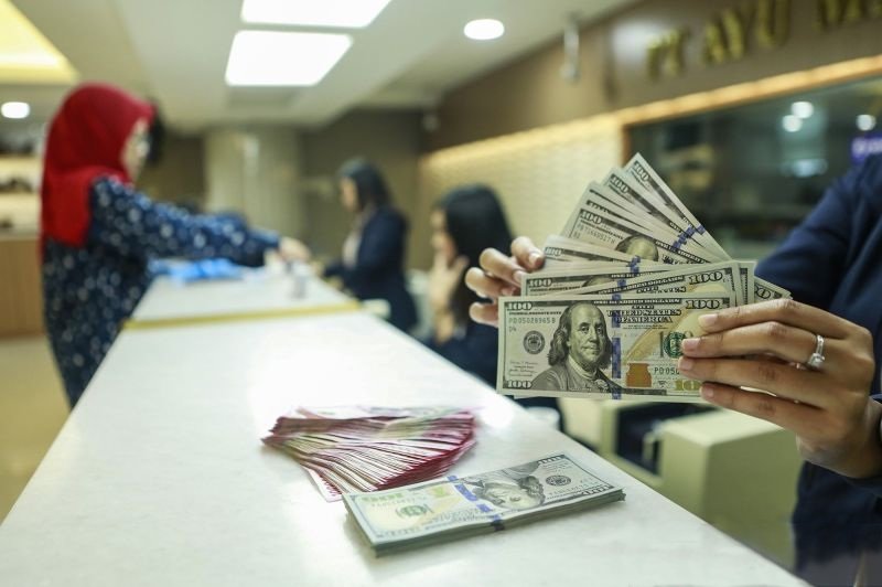 Rupiah Dibuka Menguat ke Rp17.329 per Dolar AS Pagi Ini