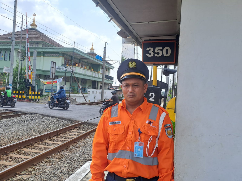 Sepotong Kisah Subambang, Sang Penjaga Palang KA Menghalau Maut