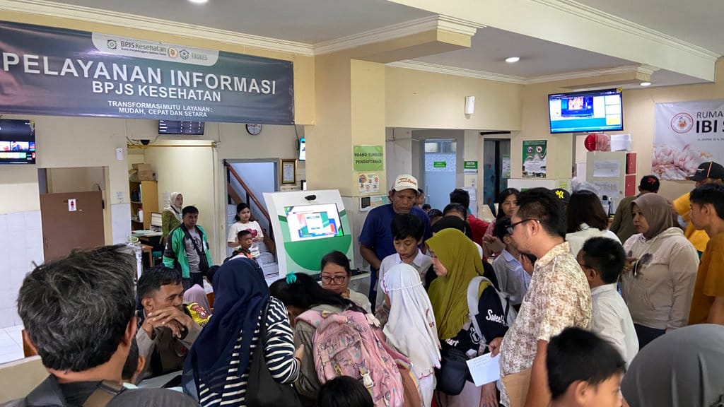 Ratusan Siswa di Surabaya Keracunan MBG