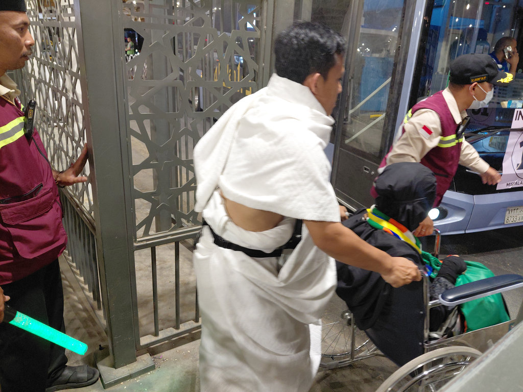 Antrean jemaah haji di Terminal Ajyad 