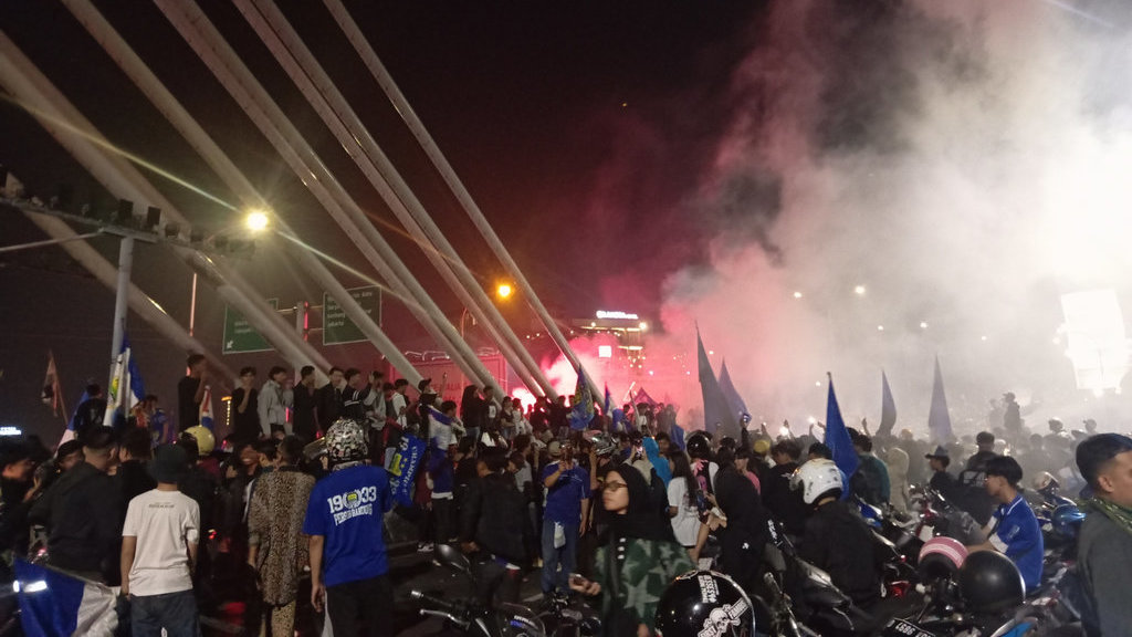 Bobotoh Rayakan Kemenangan Persib