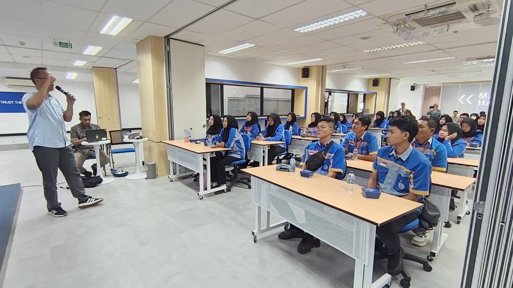 Ketika Lulusan SMK Belum Siap Industri