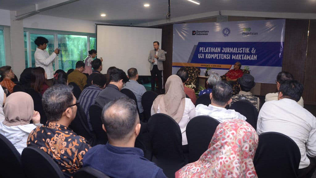 Pelatihan jurnalistik dan UKW