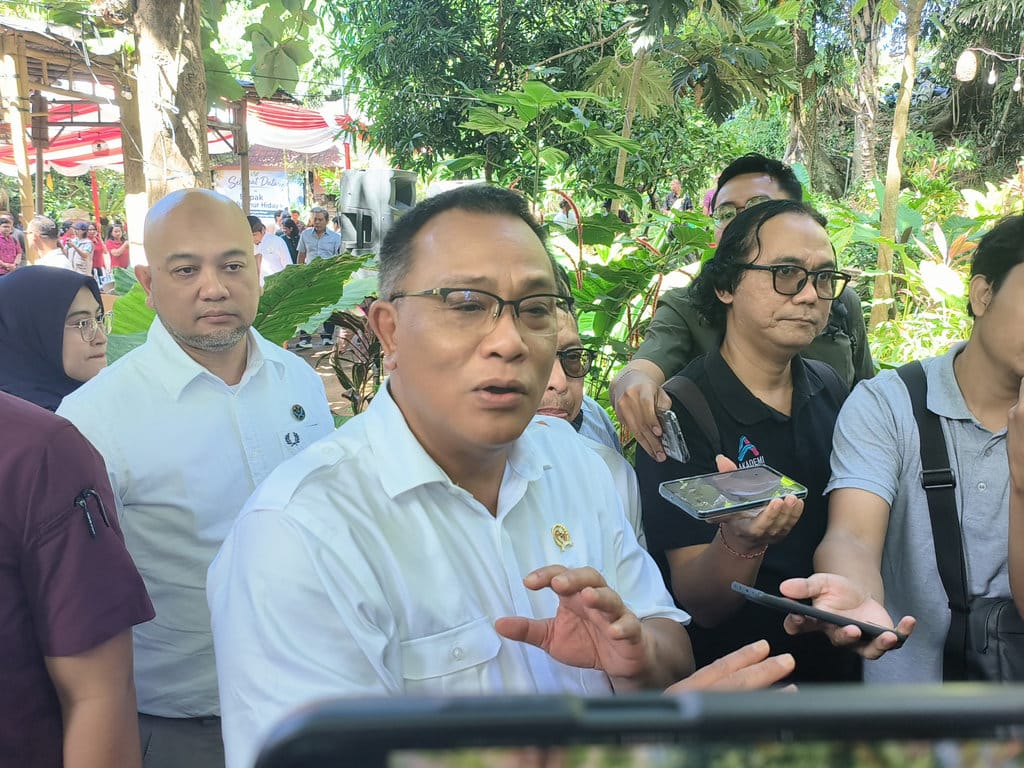 Rangkuman Berita Kamis: Lingkungan, Rupiah, Emas, hingga Korupsi Ajudan