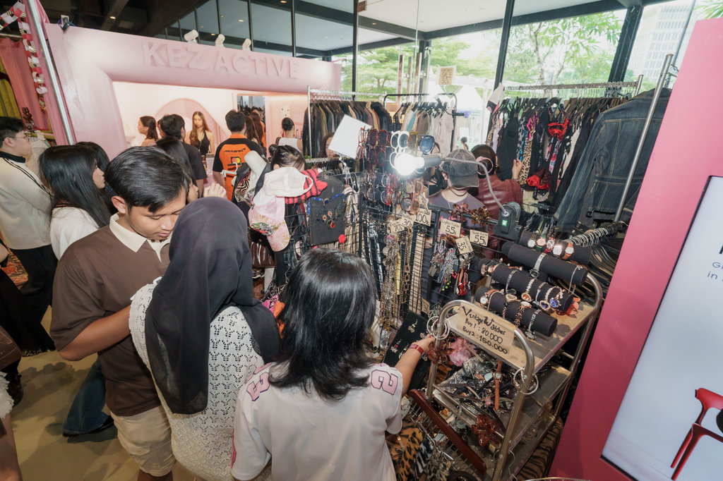 Slow Move Bazaar