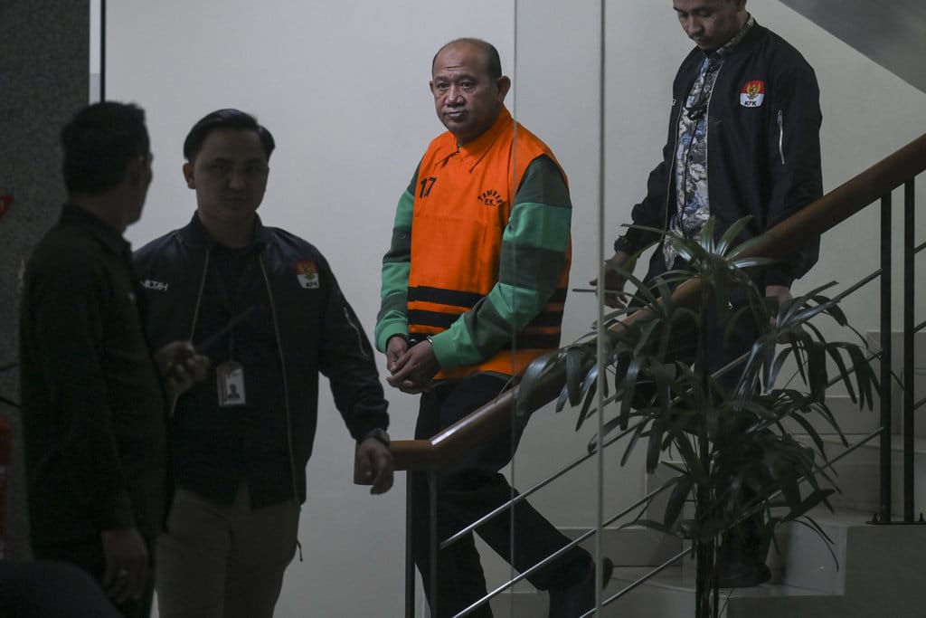 KPK tahan Bupati Langkat Syah Afandin