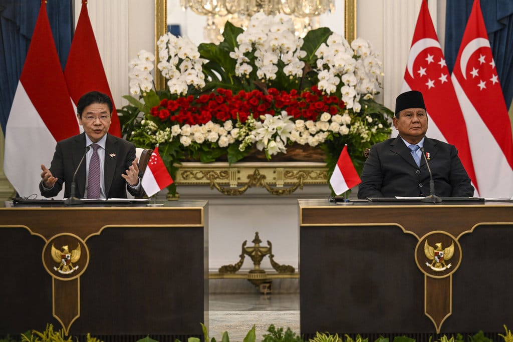 Rangkuman Berita: Kerja Sama Indonesia-Singapura, Sidang MK, Kadin Solo, Dasco, dan Pasar Senen
