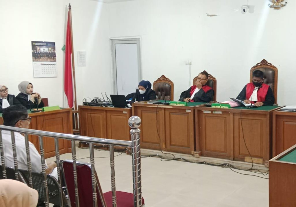 Ragam Berita: Vonis, Drakor, PHK, TPA, dan Laporan Hakim
