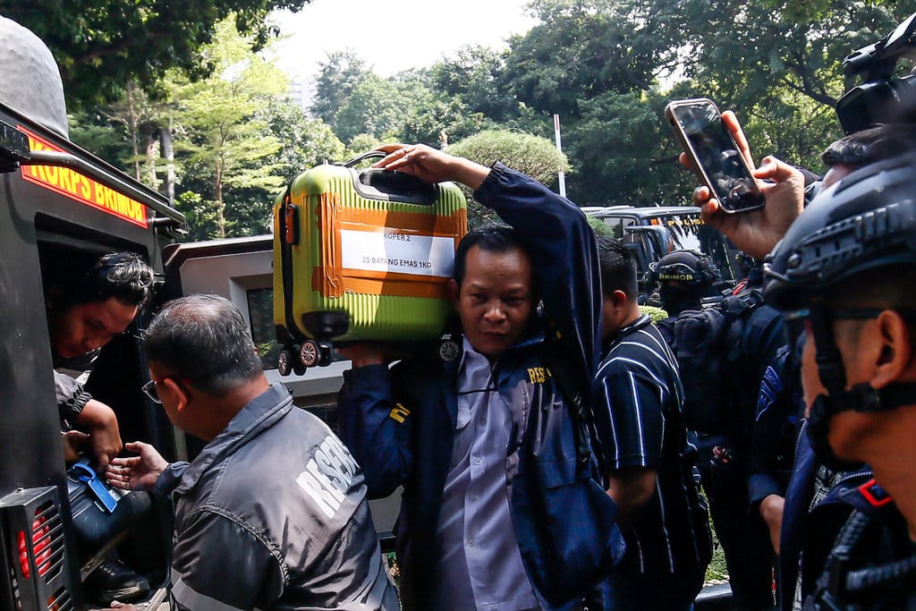 Rangkuman Nasional: Korupsi, Narkoba, Sekolah Rakyat, dan Energi