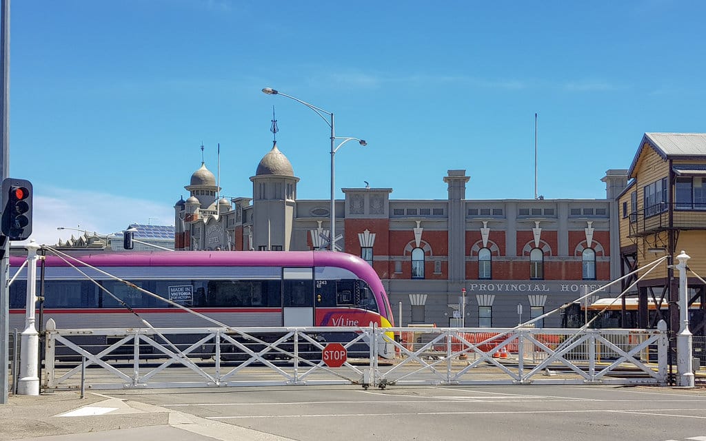 Gangguan Operator Telstra Hentikan Kereta Australia