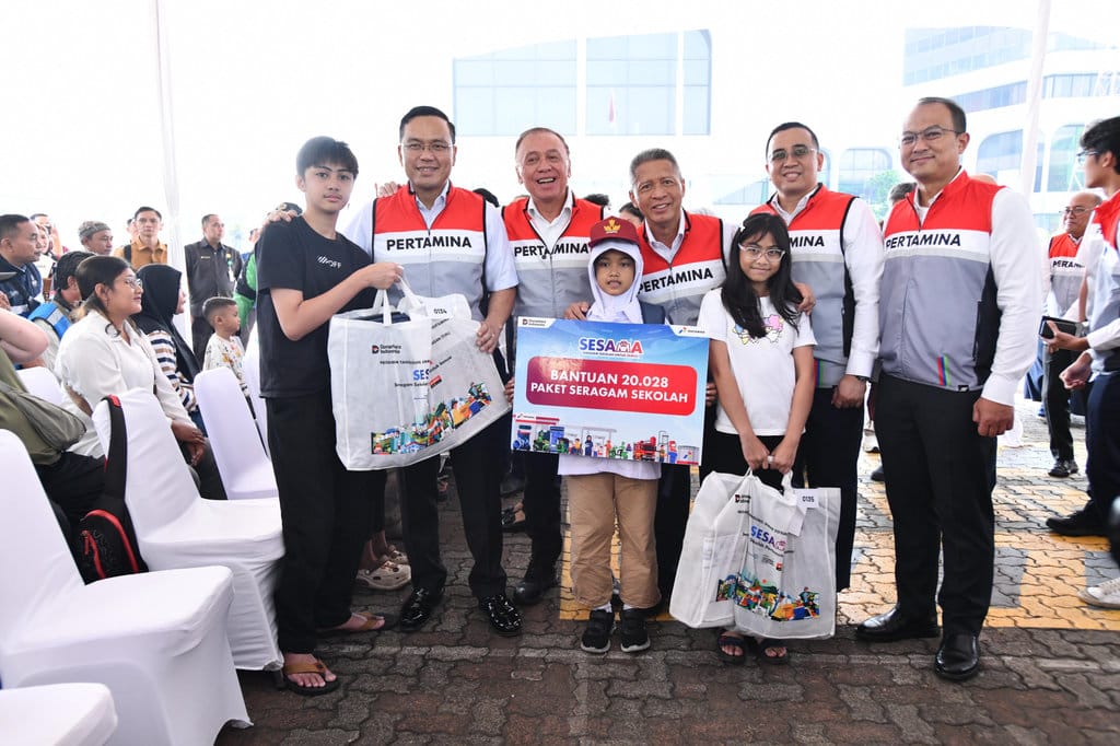 Pertamina Salurkan 20 Ribu Seragam Sambut Tahun Ajaran Baru