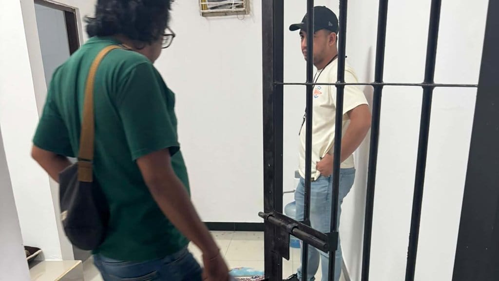 Proses olah tempat kejadian perkara meninggalnya WN Australia di Ruang Detensi Kantor Imigrasi Ngurah Rai, Sabtu (11/07/2026). Foto/ Humas Imigrasi Ngurah Rai Olah TKP WN Australia Meninggal