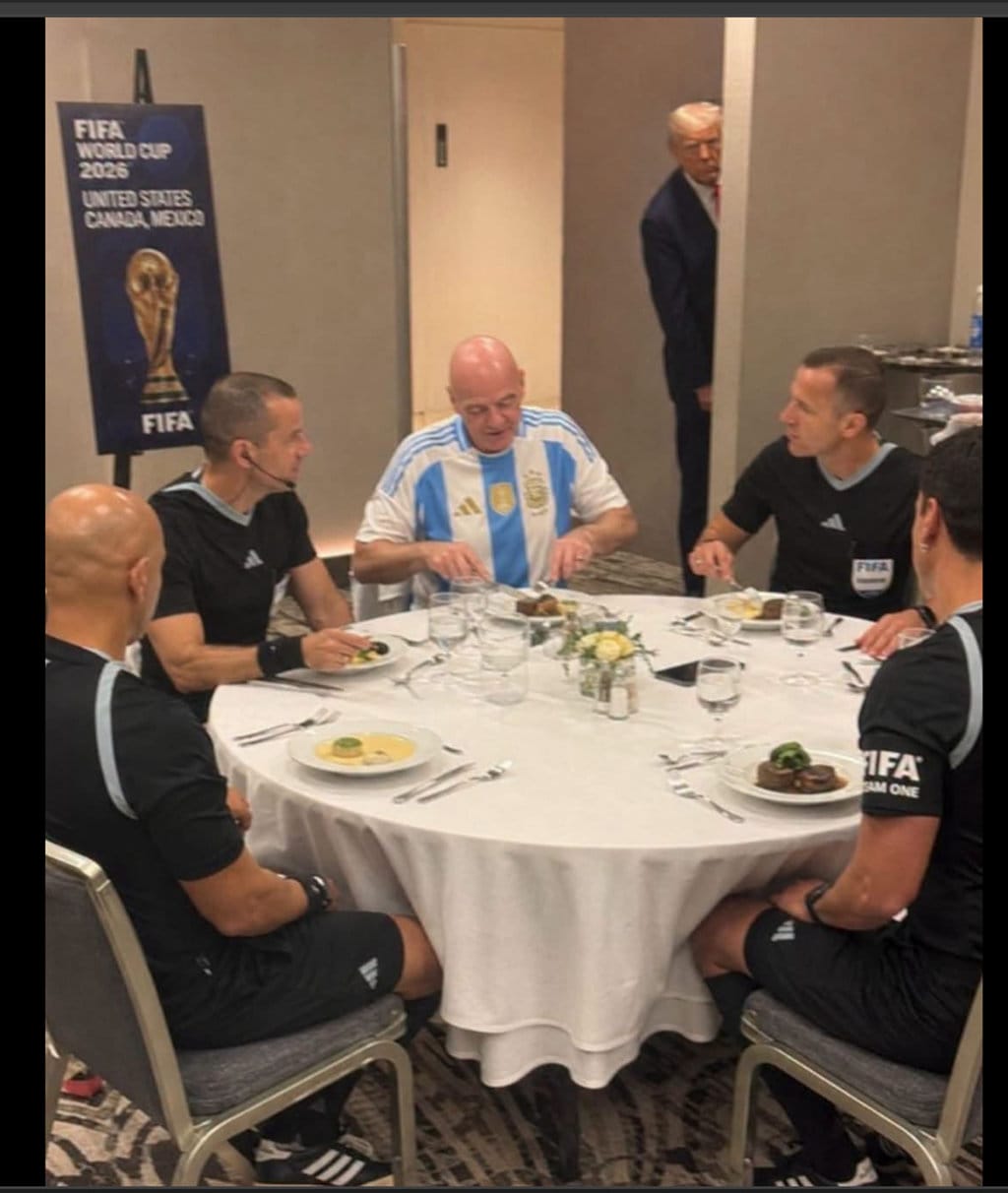 periksa fakta Infantino Pakai Jersei Argentina