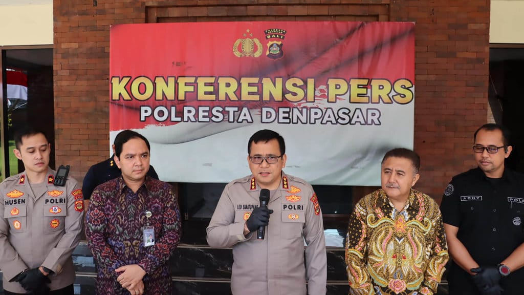 Konferensi pers pengungkapan kasus meninggalnya WN Australia di Ruang Detensi Imigrasi Ngurah Rai, Kamis (16/07/2026). Tirto.id/Sandra Gisela Konpers WN Australia Meninggal