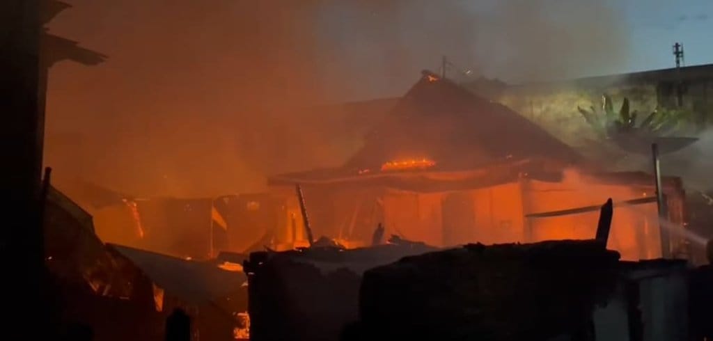 Pria Sakit Hati Digugat Cerai, Bakar 11 Rumah di Lubuklinggau