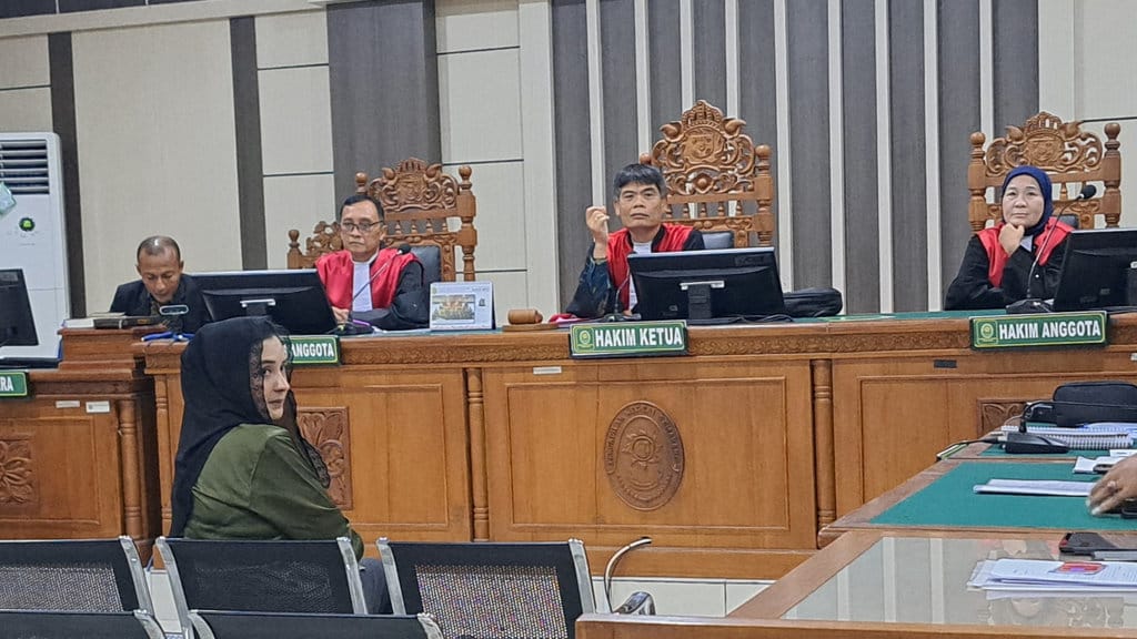 Sidang Perdana Fadia Arafiq
