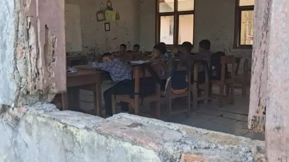 SD dan SMP Rusak di Subang