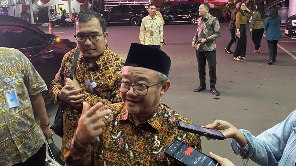 Mendikdasmen Abdul Mu’ti saat ditemui di Kantor Komdigi, Selasa (4/8/2026). tirto.id/Rahma Dwi Safitri Abdul Muti di Kantor Komdigi
