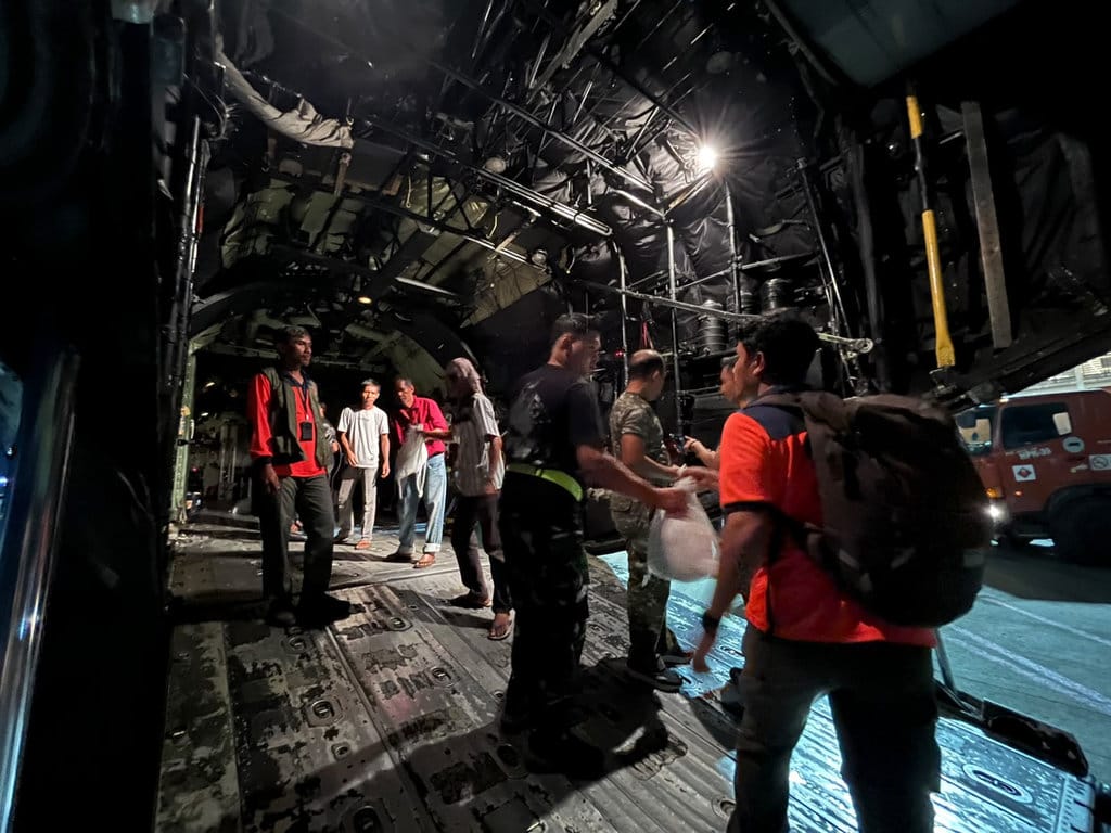 Pengiriman Logistik Bantuan Gempa NTT