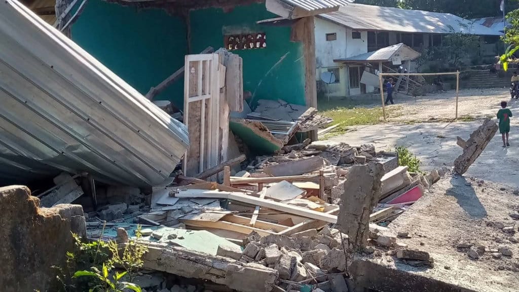 Dampak Gempa di NTT