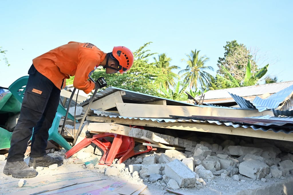 Penyisiran lokasi terdampak gempa