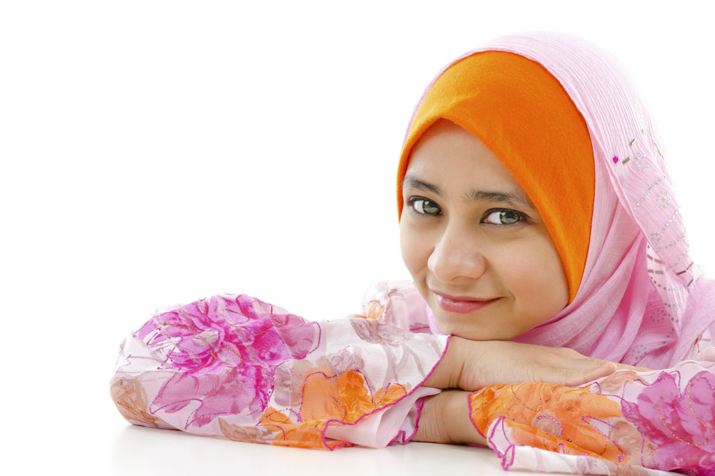 Kebaya pink dan Jilbab oranye