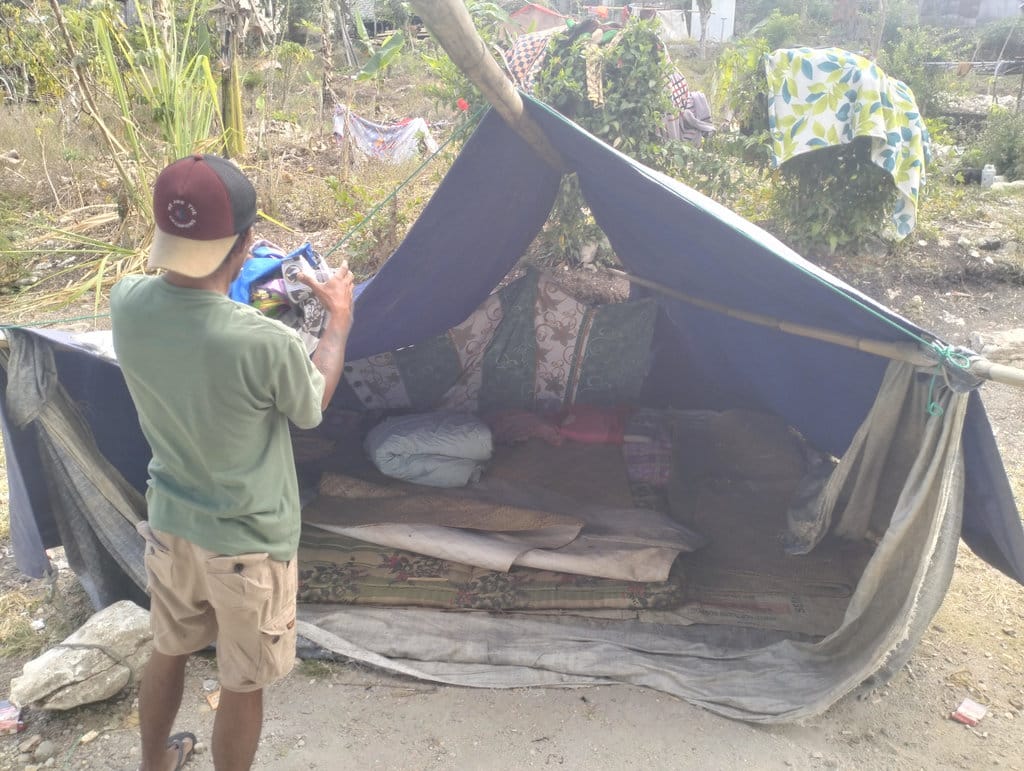 Feature Nyala Gotong Royong Warga Korban Gempa NTT