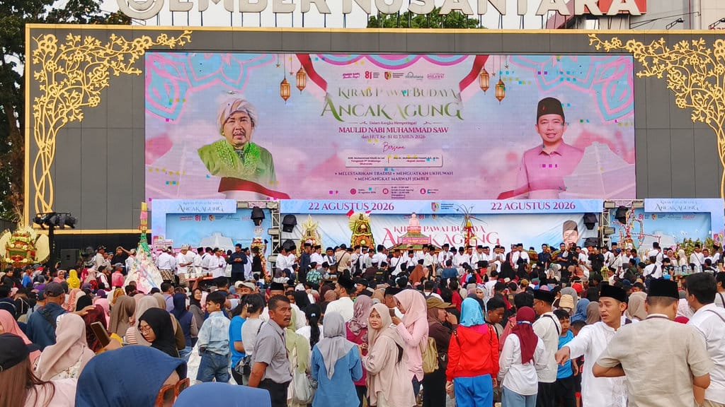 Kirab Pawai Budaya di Jember
